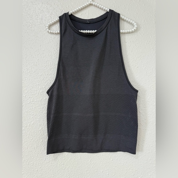 Lululemon Breeze By Muscle Tank In black size S - Picture 3 of 7